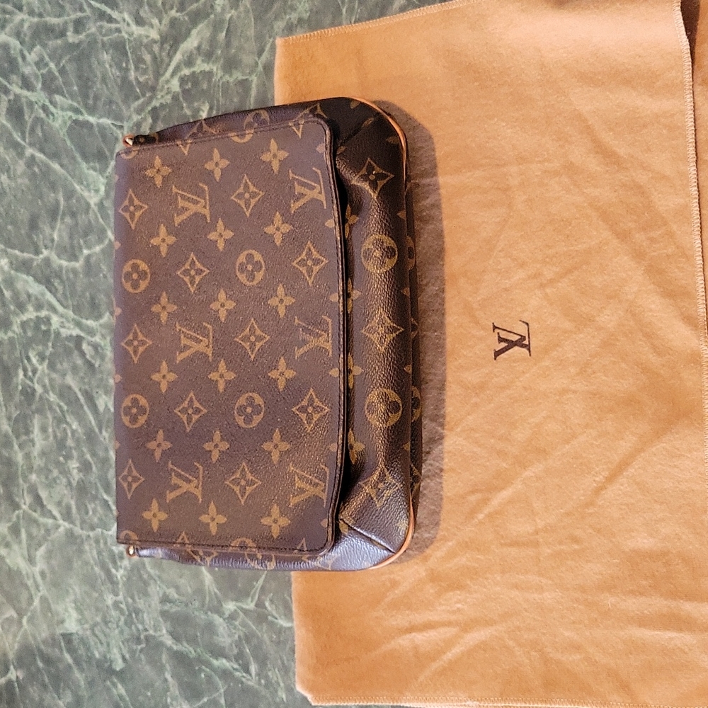Louis Vuitton Speedy Purse